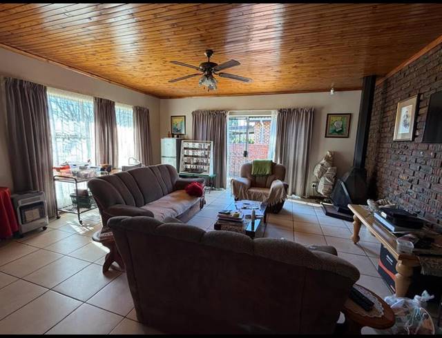4 BEDROOM HOUSE FOR SALE IN MEYERVILLE
